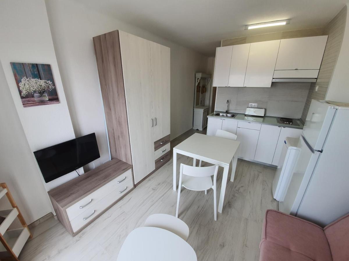 Apartamento Albatros Beach-3 เอมปูเรียบราบา ภายนอก รูปภาพ